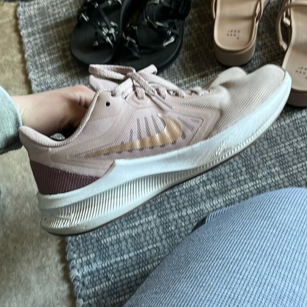 Nike tennis shoes